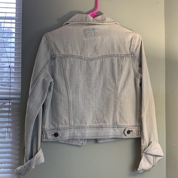 Light jean jacket - Picture 2 of 5